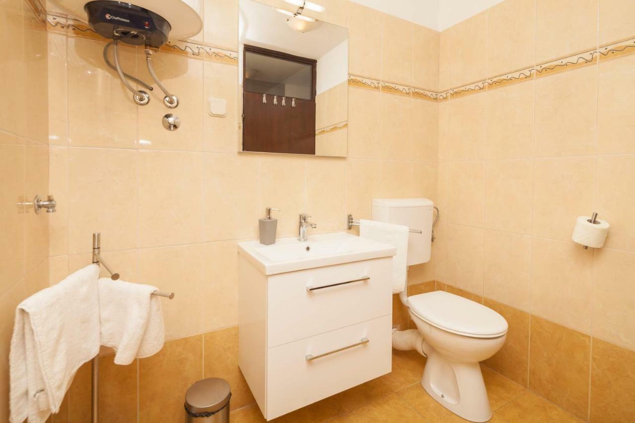 Apartman Ester Pula Dış mekan fotoğraf